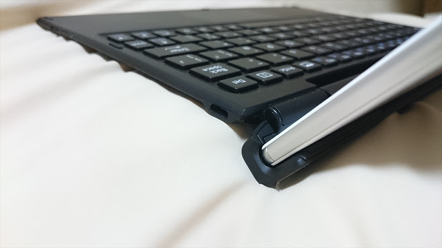 Xperia Z4 Tablet SO-05G  SONY Bluetooth Keyboard BKB50 レビュー!! トムとロイド –  Tom and roid –