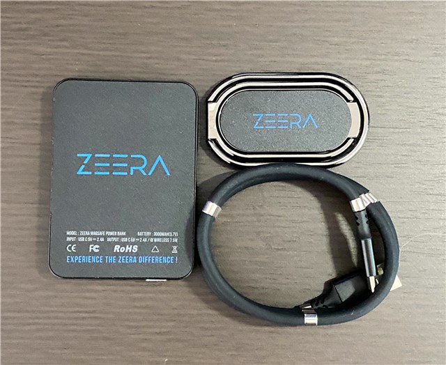 ZEERA MagSafeモバイルバッテリー 内容物